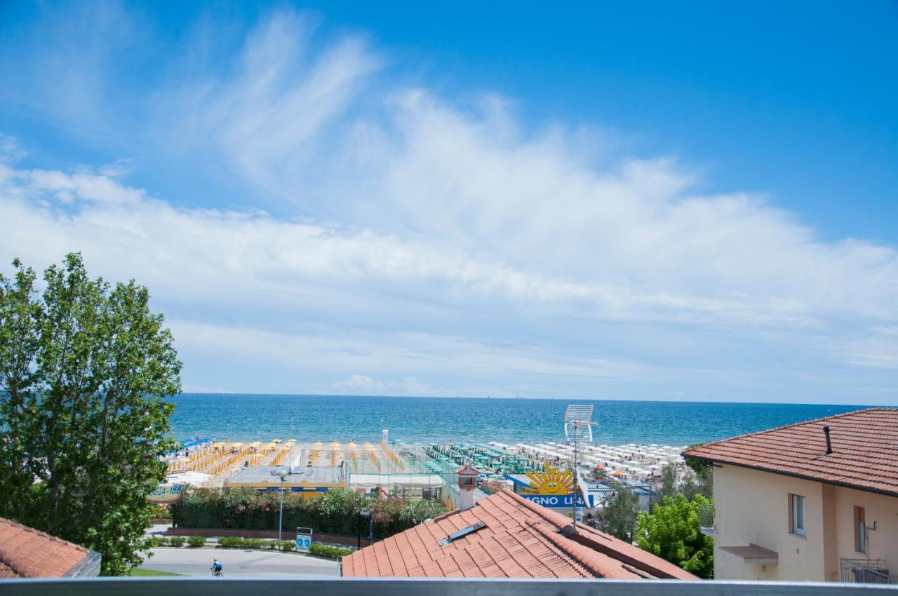 Hotel Ondina E Milazzo チェルヴィア エクステリア 写真