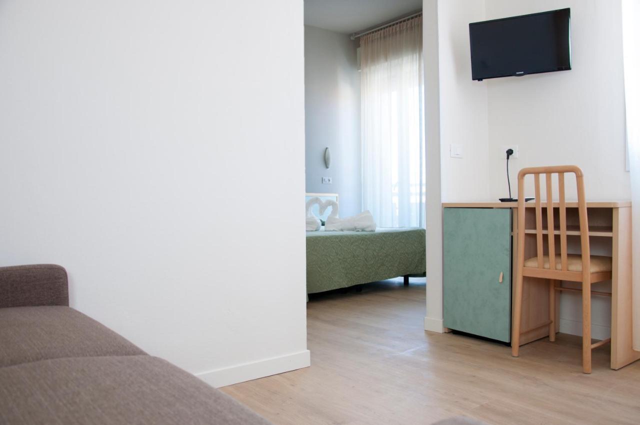 Hotel Ondina E Milazzo チェルヴィア エクステリア 写真