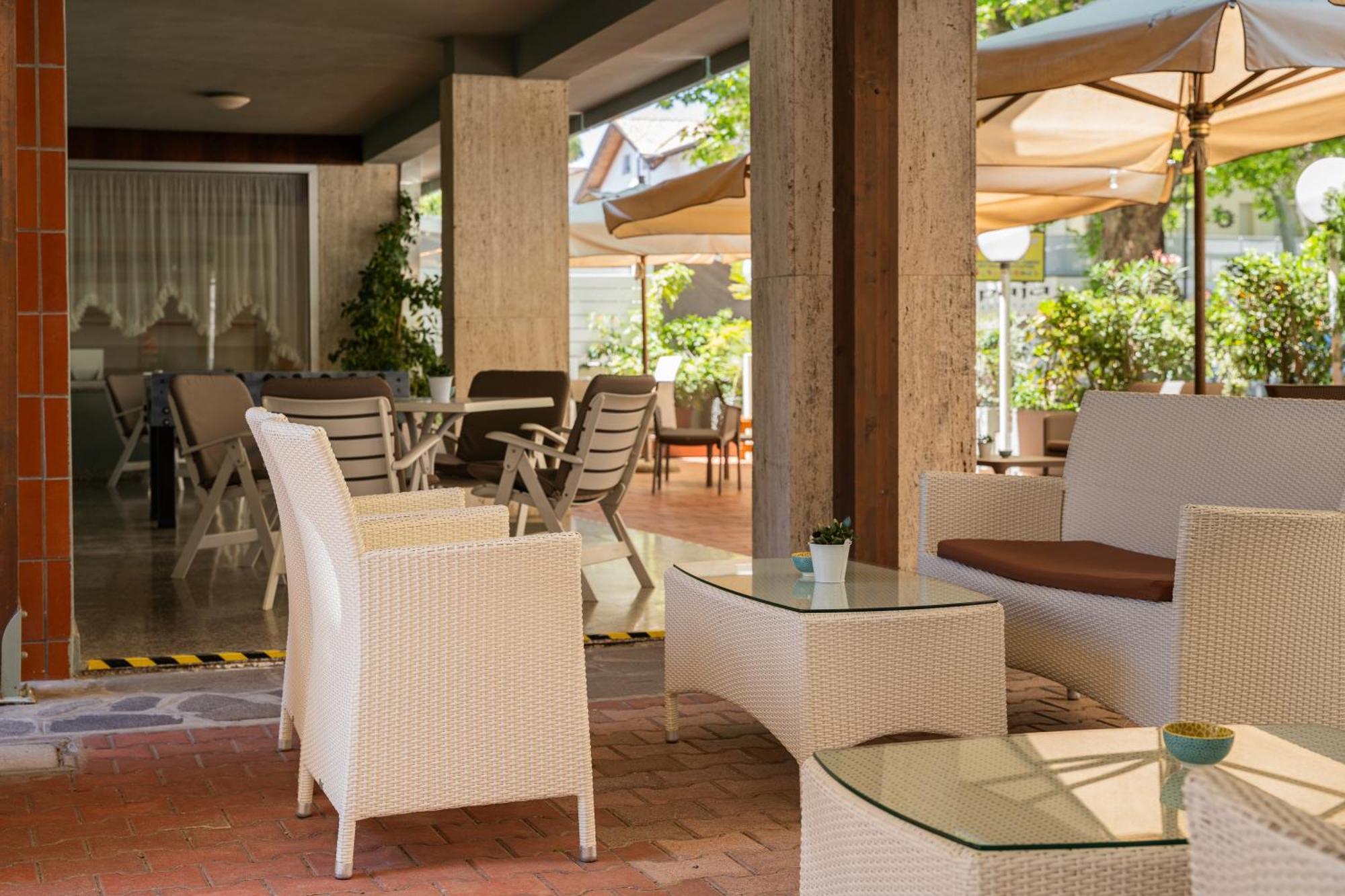 Hotel Ondina E Milazzo チェルヴィア エクステリア 写真