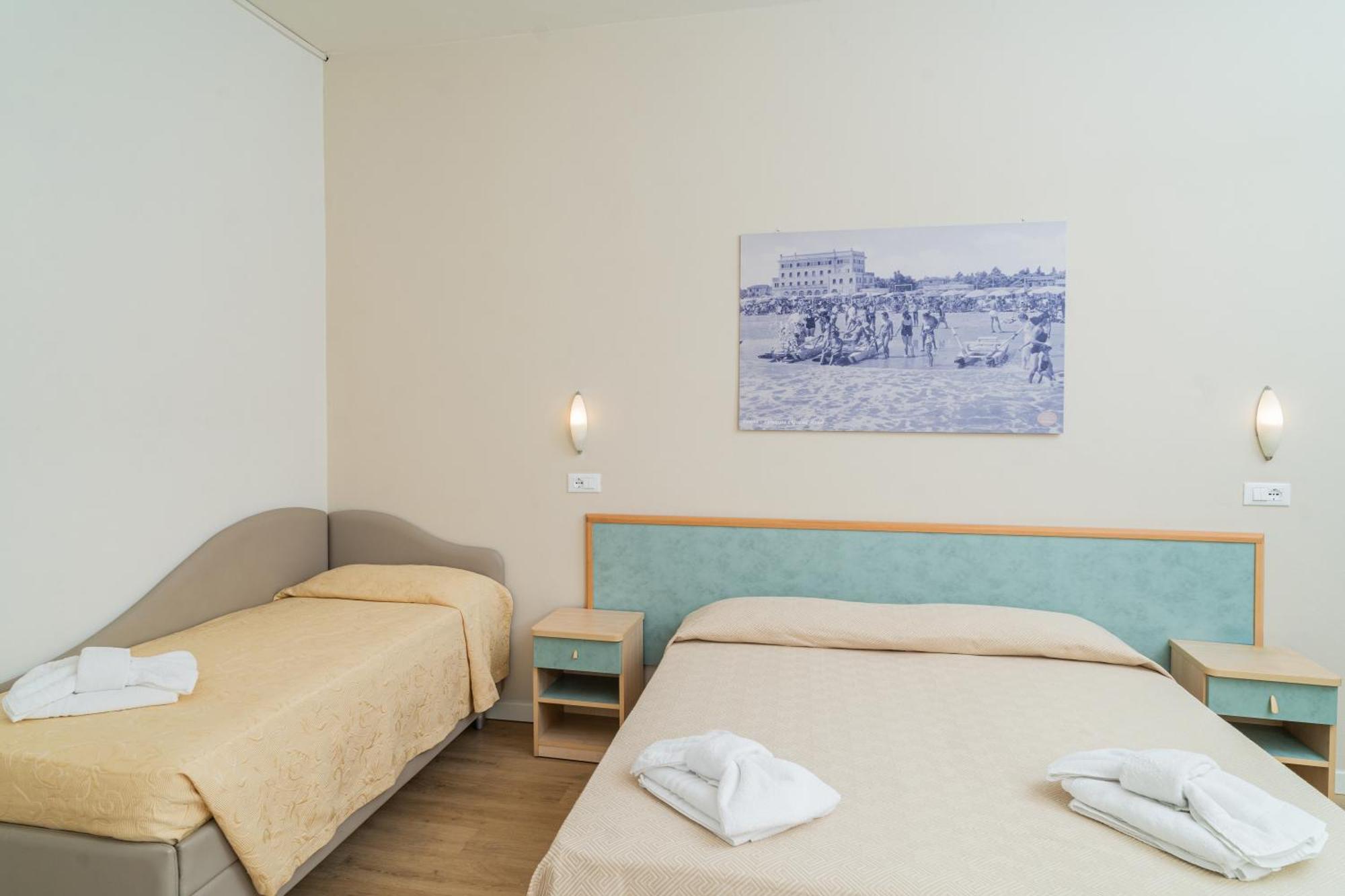 Hotel Ondina E Milazzo チェルヴィア エクステリア 写真