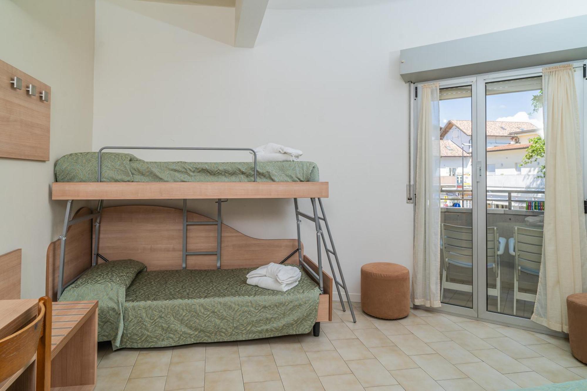 Hotel Ondina E Milazzo チェルヴィア エクステリア 写真