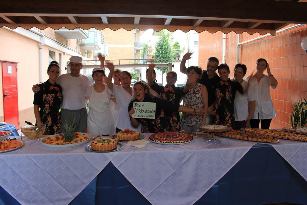 Hotel Ondina E Milazzo チェルヴィア エクステリア 写真